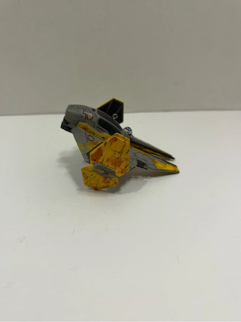 Hallmark Keepsake Star Wars Anikin Skywalker Jedi Starighter Ornament
